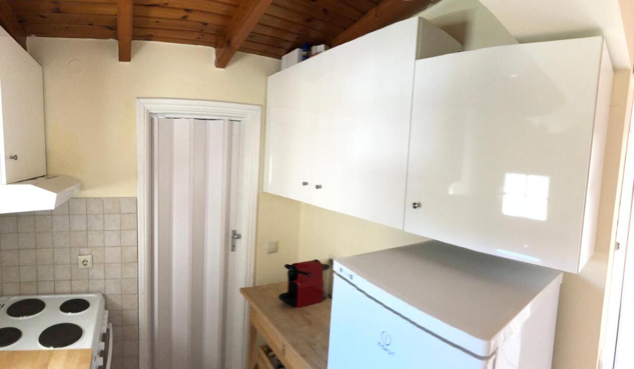 Wooden Ceiling Apartment - Close To City Center Kanali  Экстерьер фото